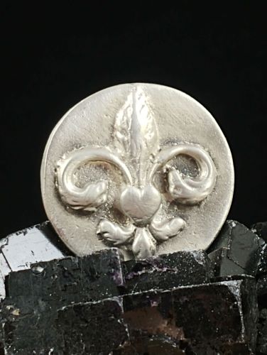 Fleur-de-lis with Heart Pin