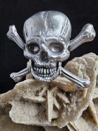 Skull and crossbones - hand cast pewter pin