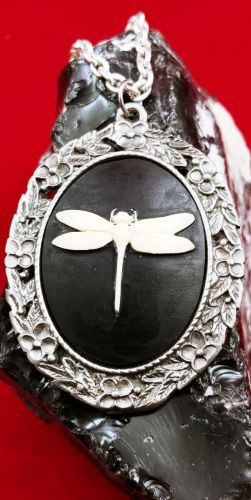 Dragonfly Cameo Necklace (large)