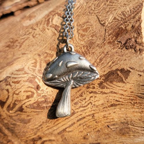  Fly Agaric Mushroom Necklace NEW